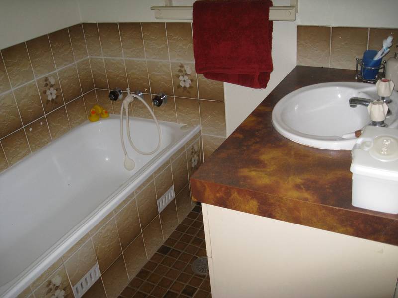 Three Bedroom in South Picture 3