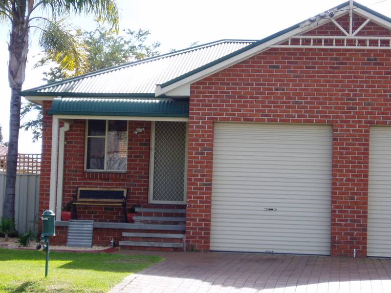 Moden Unit in Tamworth Picture 1