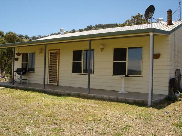 SPECTACULAR VALLEY VIEWS FROM THE HILLS OF NUNDLE ON 20 ACRES Picture 2