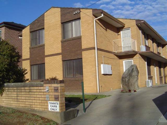 FULLY FURNISHED UNIT! WALK TO SHOPPING WORLD Picture 1