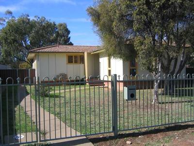 15 QUINN STREET, WEST TAMWORTH Picture