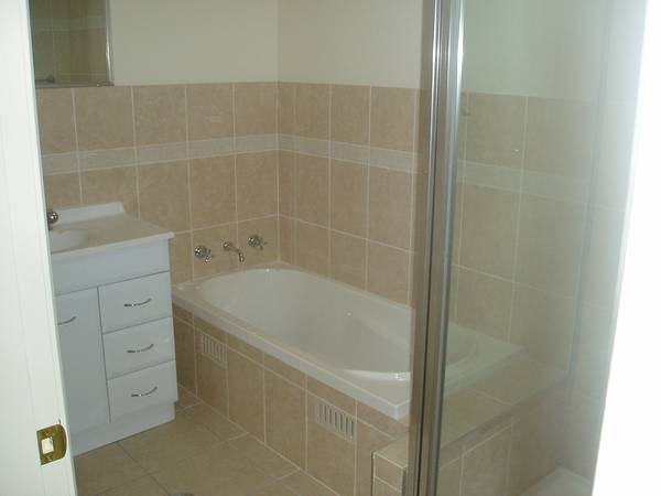 EXECUTIVE 3BRM UNIT-NORTH Picture 3