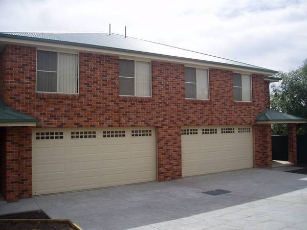 EXECUTIVE 3BRM UNIT-NORTH Picture 1