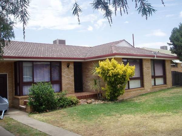 11 MURRAWAI STREET Picture 1