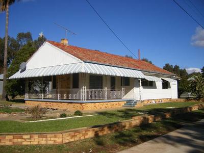 2BEDROOM HOME, ACROSS FROM GOLF COURSE Picture 2BEDROOM HOME, ACROSS FROM GOLF COURSE Picture