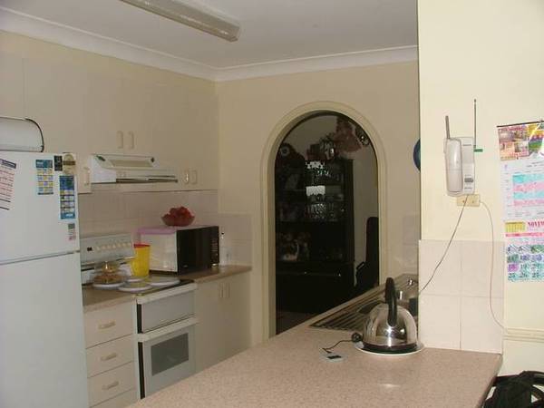 VERY NEAT SMALL FARM CLOSE TO MOONBI AND GREAT FOR A HORSE OR TWO ON 2.5 GREAT ACRES. Picture 3