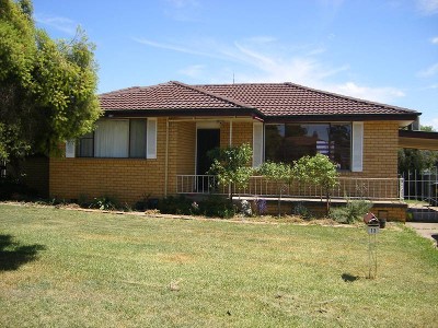13 ROBINA STREET - SOUTH TAMWORTH Picture