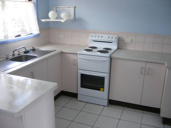 Top Cul - De - Sac location in Westdale Picture 2