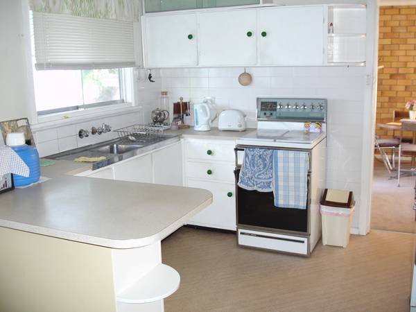 MUM'S ON THE MOVE Picture 3