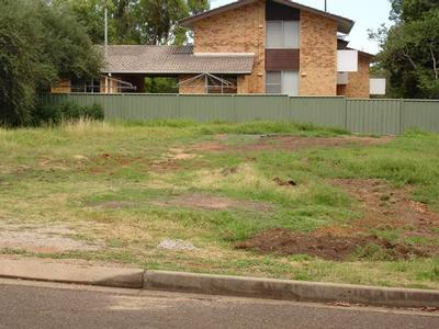 Great Block in elevated East Tamworth - Perfect for those seeking to build! Picture