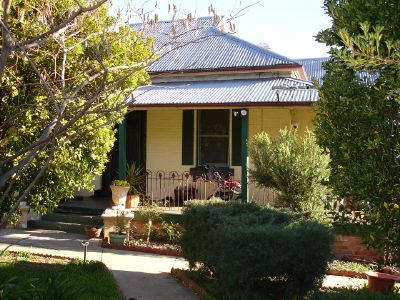 Enticing, Established East Picture 1