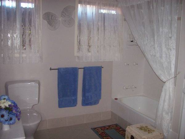 Spacious Unit Conveniently Located Picture 3