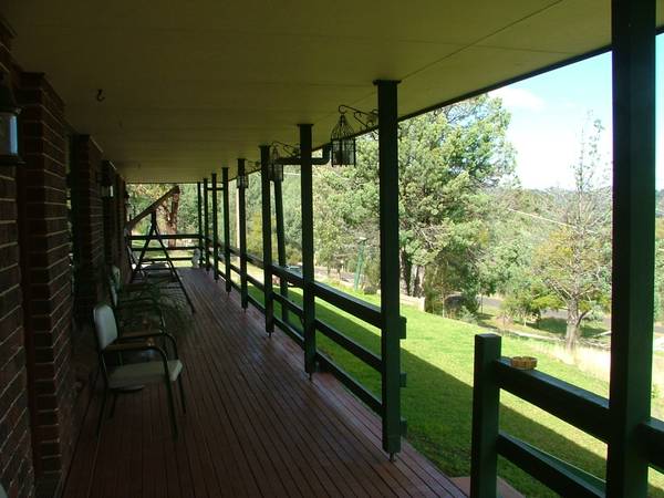 Close to the city on a tranquil 6.8 acres Picture 3