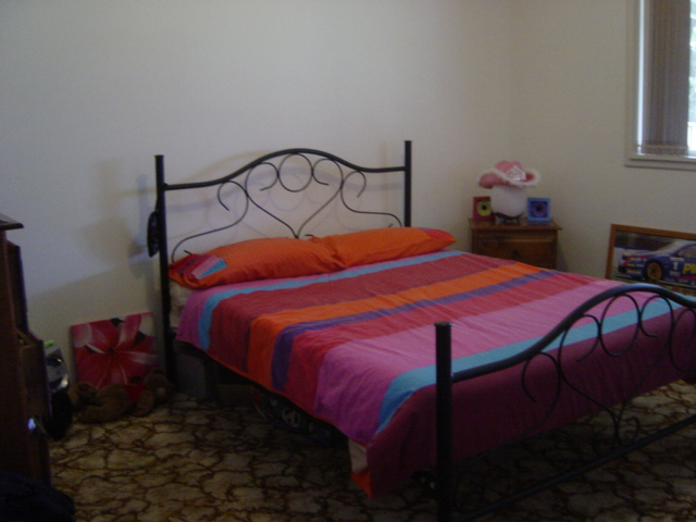 LARGE HOME IN SOUTH Picture 3