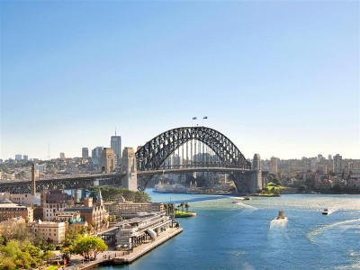 Stunning Harbour Bridge Views.
Fully furnished Picture