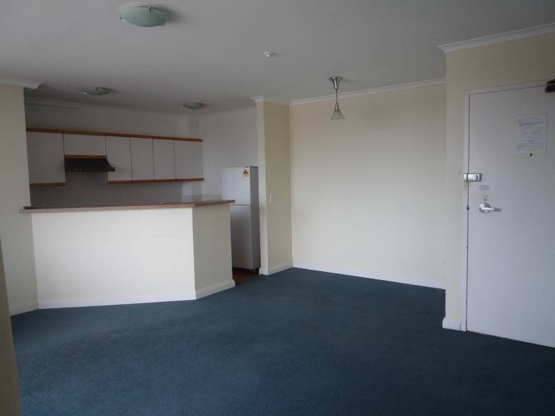 1br + car space Oxford Street near Hyde Park & CBD Picture 1