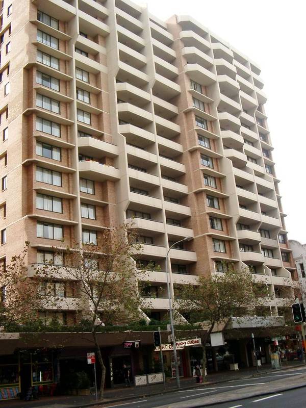 Great Location. Ideal City Pad. New carpet & new paint Picture 1