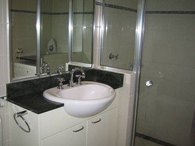 Unbeatable Location. Fully furnished unit Picture