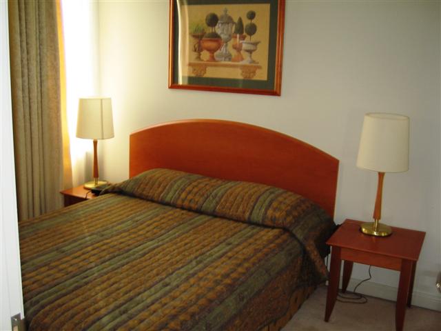 Circular Quay Area - Stylish 1br apartment with views Picture 3