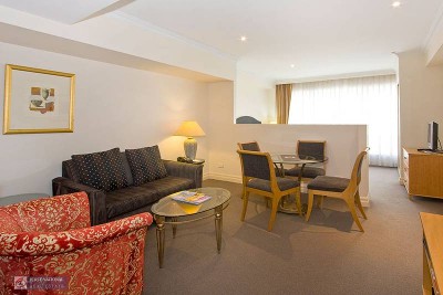 City Pied-a-Terre or Blue Chip Investment near Circular Quay Picture