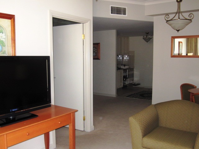 Circular Quay area -Stylish one bedroom furnished unit Picture 2
