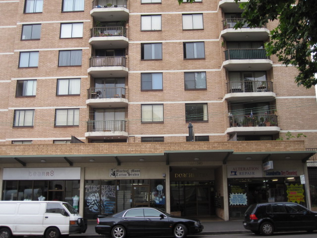 Close to Taylor Square Picture 1