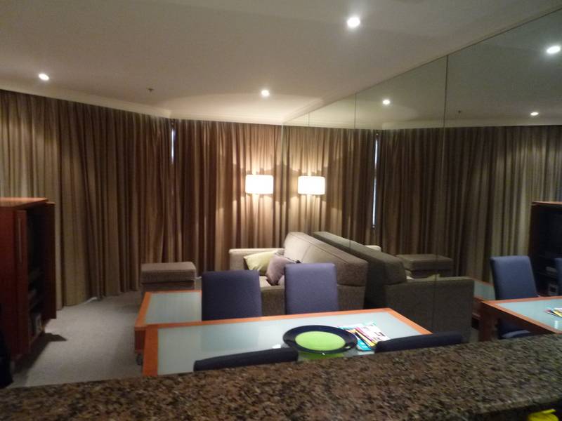 QUAY WEST 1 Bedroom Apartment - City Views Picture 3