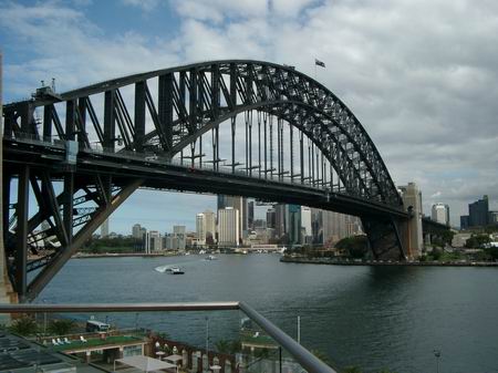 Sydney Harbour Bridge & Opera House views Picture 1