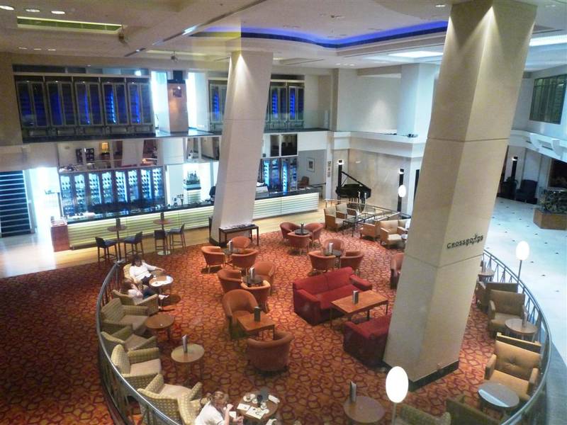 Swissotel/Tower Apartments - Private Residence on Level 31 Picture 3