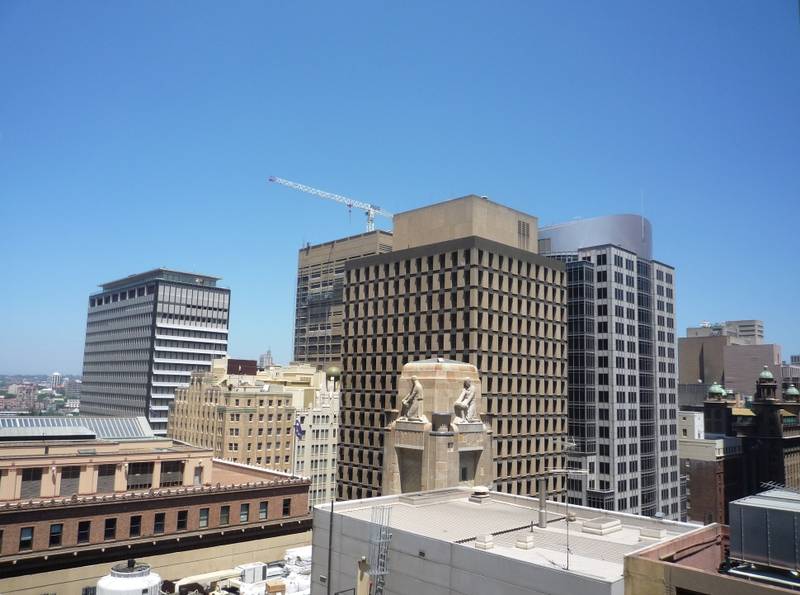 Extraordinary Martin Place location !! Picture 3