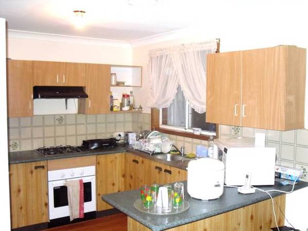 SPACIOUS 4 BEDDA - DONT MISS OUT!!!! Picture