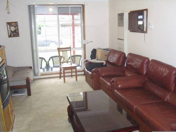 SPACIOUS 4 BEDDA - DONT MISS OUT!!!! Picture 3