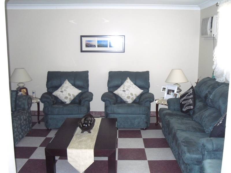 VENDOR WANTS SOLD!!! Picture 3