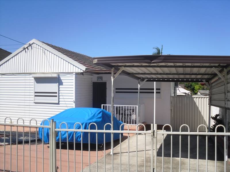 VENDOR WANTS SOLD!!! Picture 1