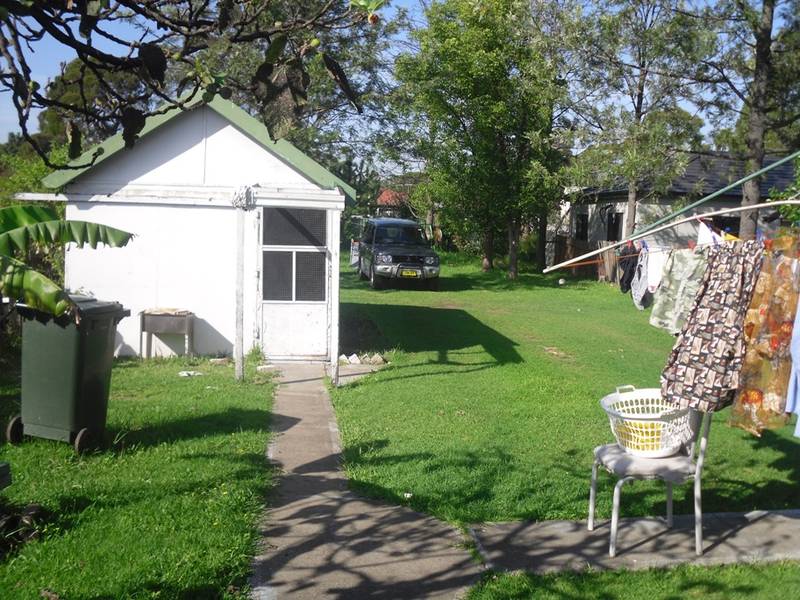 "ON APPROX 747SQM" Picture 2