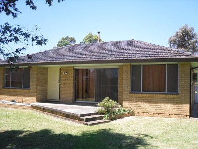 APPROX 900SQM + 2 STREET FRONTAGE Picture