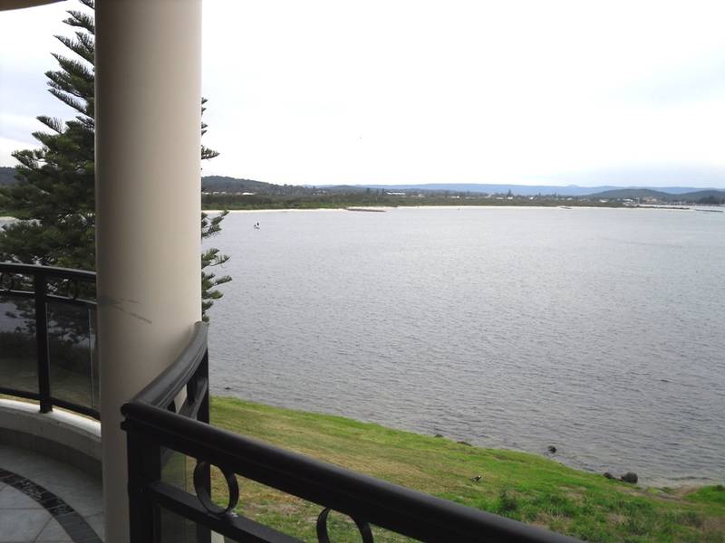 MILLION DOLLAR VIEW Picture 1