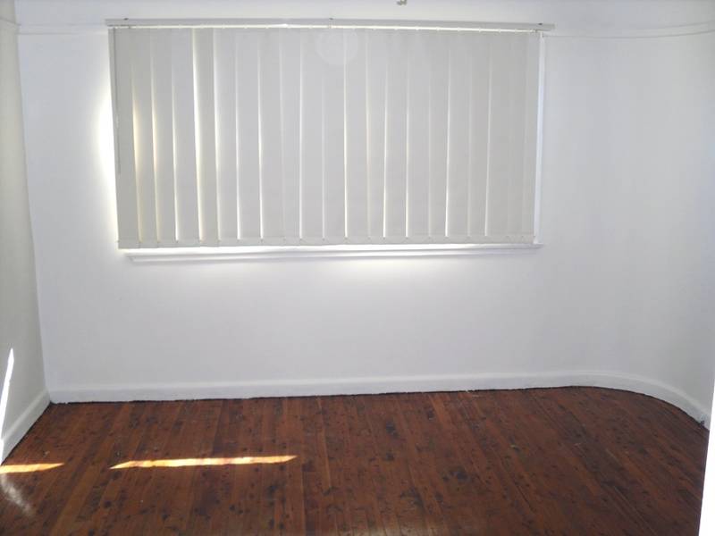 VACANT & READY Picture 2