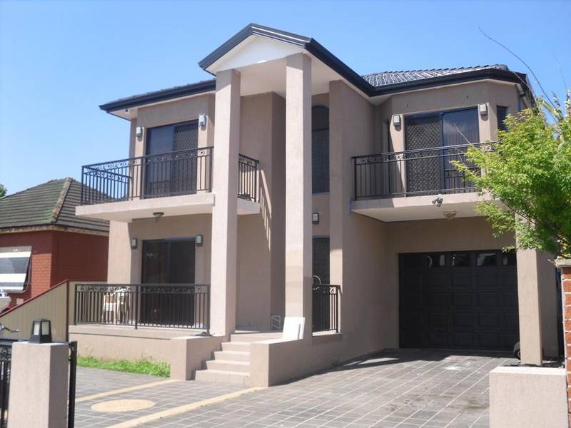 GRAND STANDING!!! Picture 1