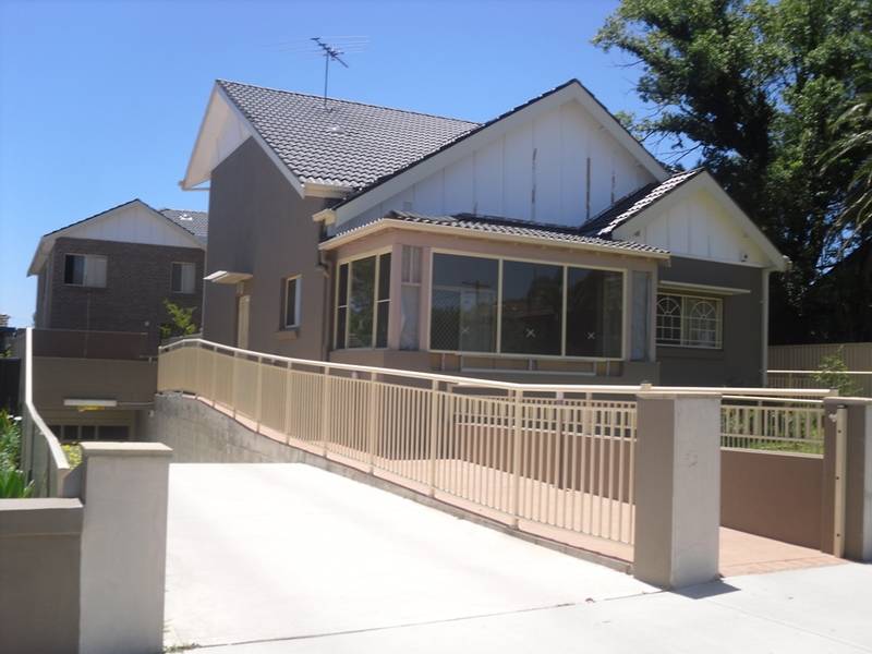 LOCATION CENTRAL Picture 1