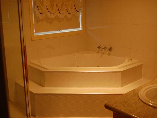 Sophisticated with an easy living layout Picture 3