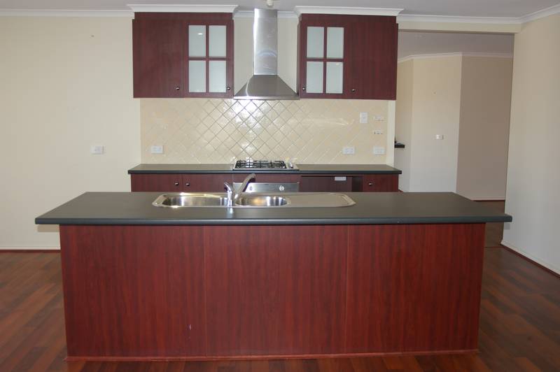 Captivating Family Space With Land To Spare. Picture 3