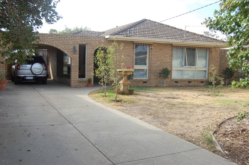 Central, Convenient and Inviting. Picture 1