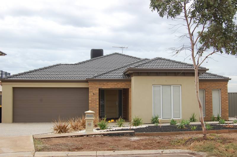 Essence of Space & Easy Family Living! Picture 1