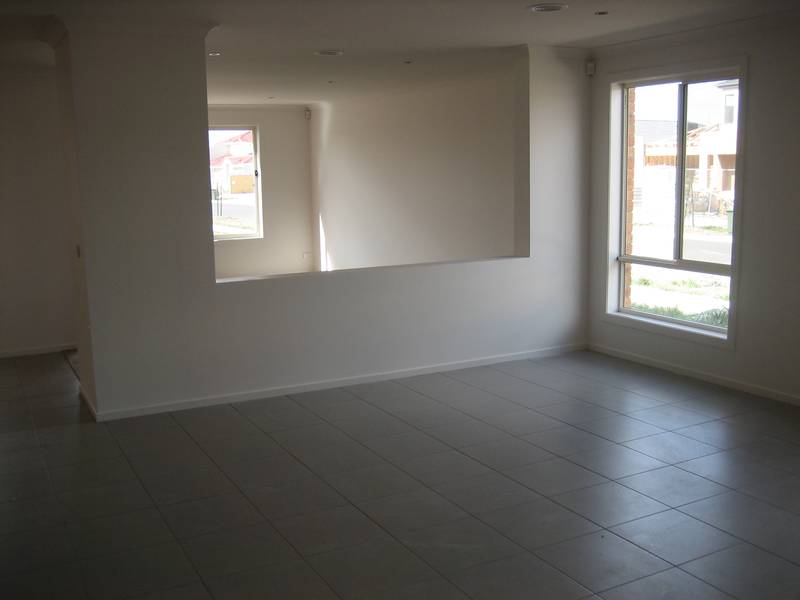 Modern Home!! Picture 3