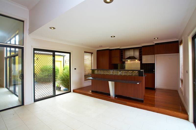 Modern Feel, Executive Living Picture 3