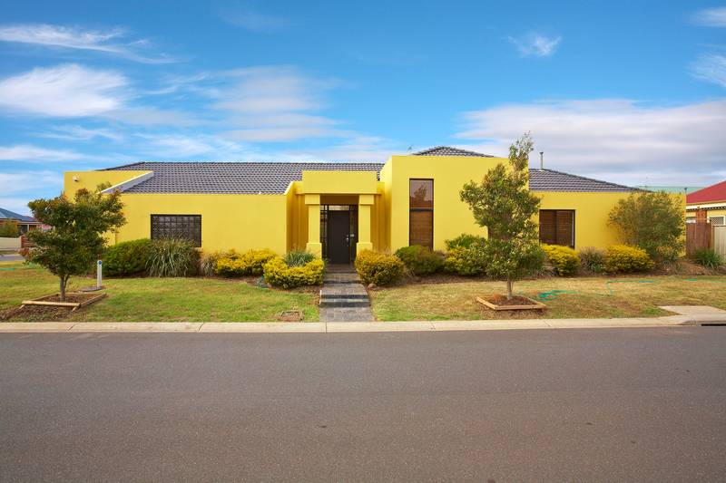 Modern Feel, Executive Living Picture 2