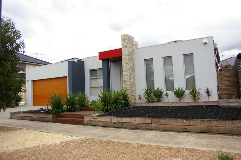 Sophisticated, Easy Living Layout Picture 1