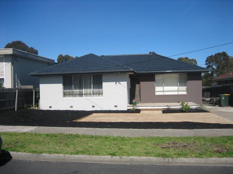 Fully Renovated home in the heart of St Albans!! Picture 1