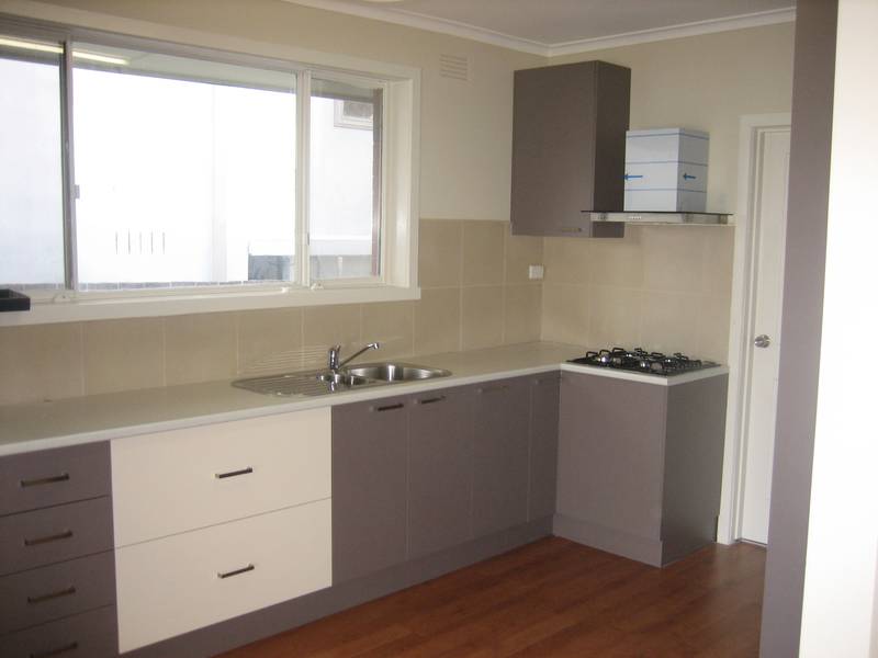 Fully Renovated home in the heart of St Albans!! Picture 2